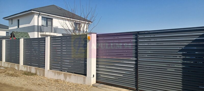 Sabareni, casa P+1+pod, 5 camere, 130 mp utili, curte 470 mp