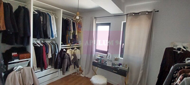 Sabareni, casa P+1+pod, 5 camere, 130 mp utili, curte 470 mp